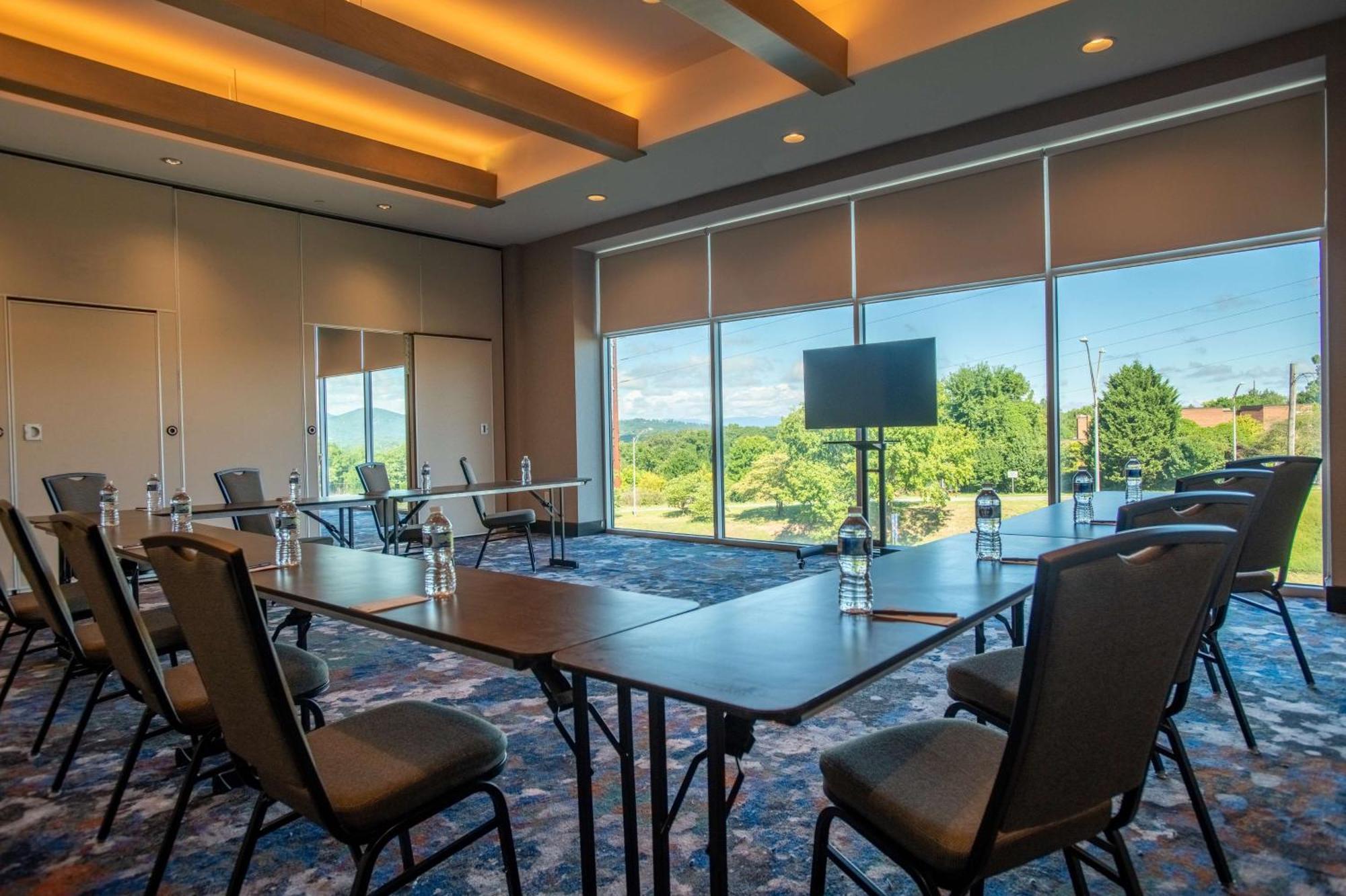 Doubletree By Hilton Asheville Downtown מראה חיצוני תמונה