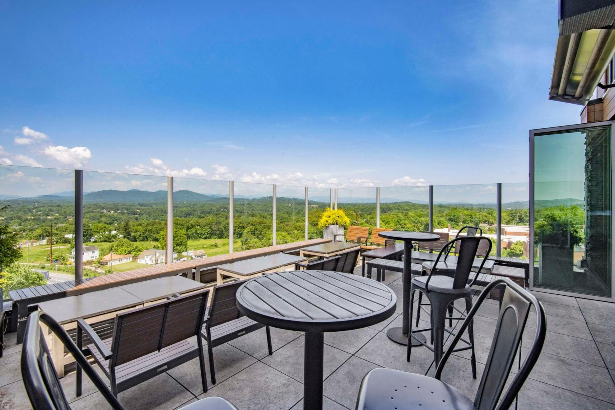 Doubletree By Hilton Asheville Downtown מראה חיצוני תמונה