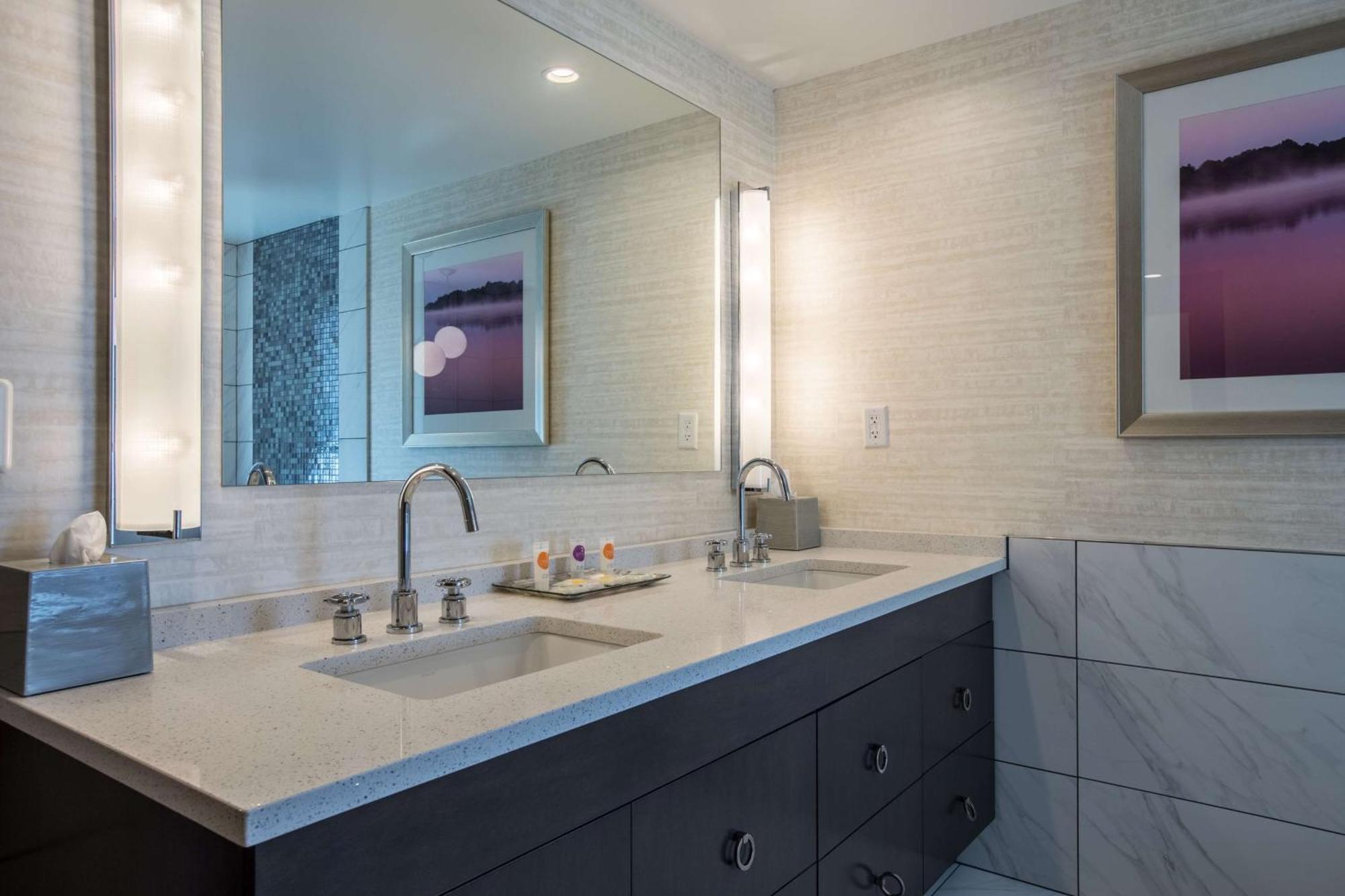 Doubletree By Hilton Asheville Downtown מראה חיצוני תמונה