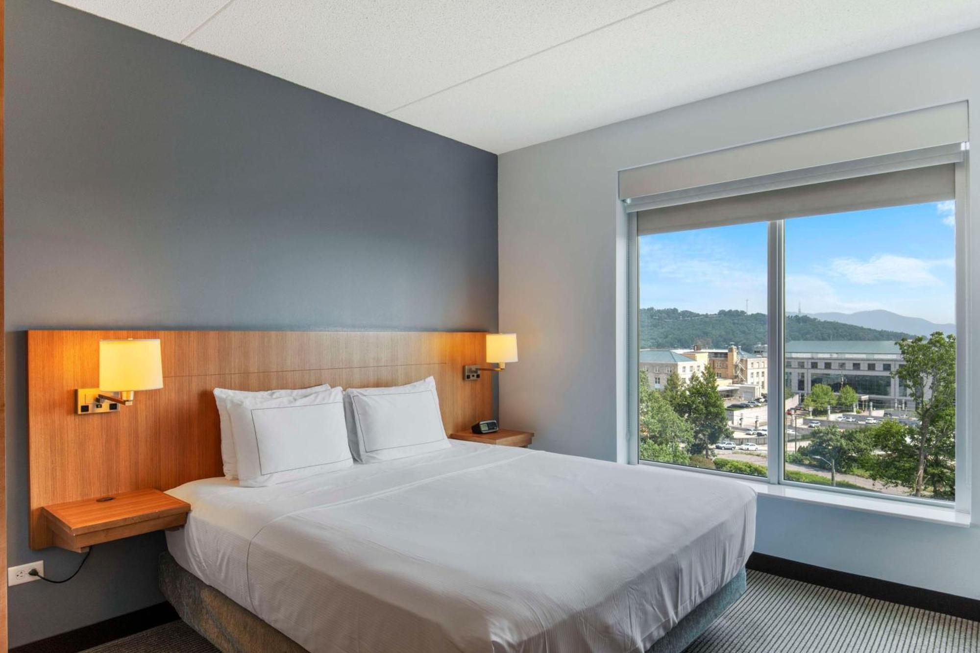 Doubletree By Hilton Asheville Downtown מראה חיצוני תמונה