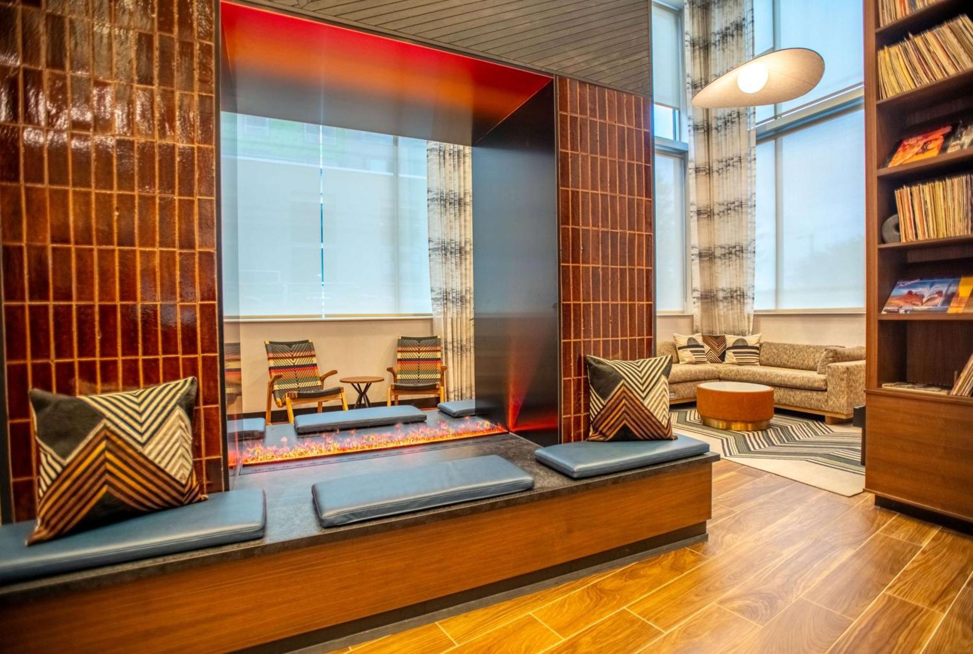 Doubletree By Hilton Asheville Downtown מראה חיצוני תמונה